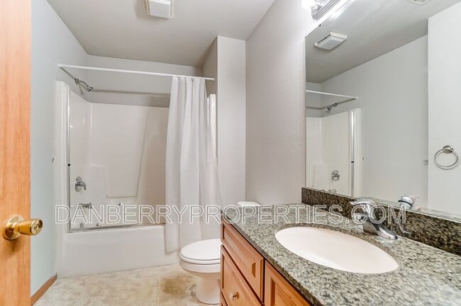 Building Photo - 1111 N Byrne Rd