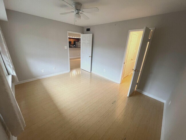 Building Photo - 3313 Wyndham Cir