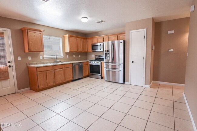 Building Photo - 4609 Joseph Rodriguez Dr