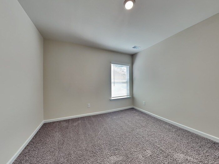 Building Photo - 114 Boat Clb Ln