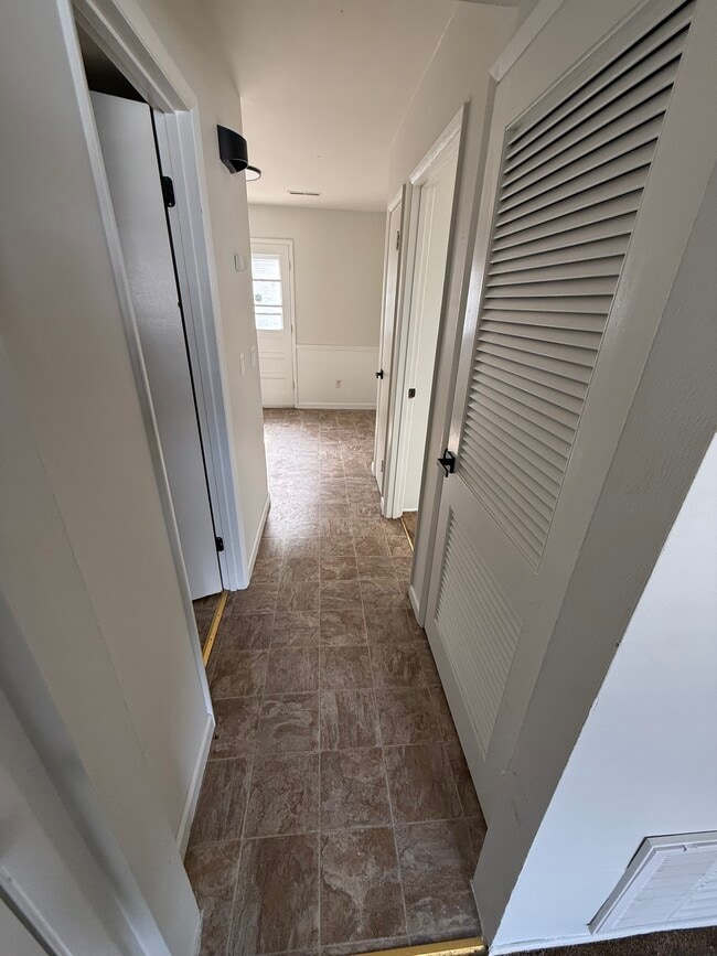 Building Photo - 2714 Center St