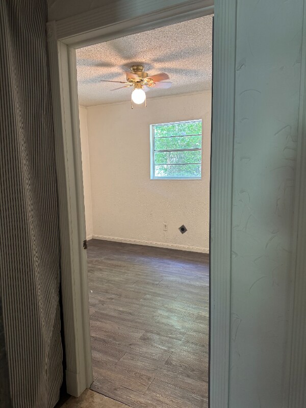 Building Photo - 10021 Northview Dr