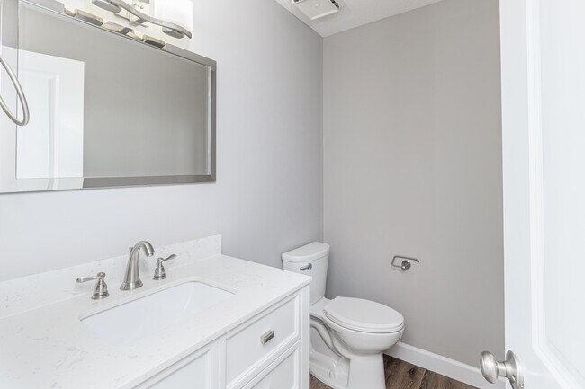 Building Photo - 1805 Mills Dr