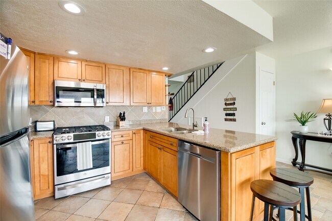 Building Photo - 7041 Kingston Cove Ln