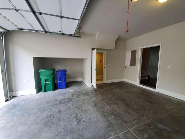 Building Photo - 4191 Wisconsin Dr
