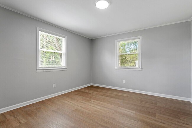 Building Photo - Move-In Ready Ranch Home in Prime Princeton Locale!