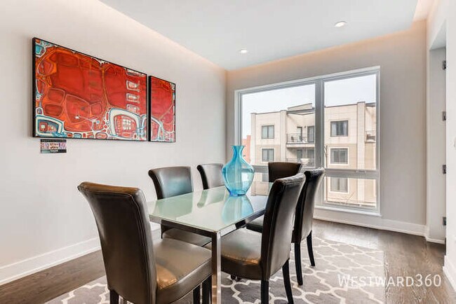 Building Photo - 880 N Milwaukee Ave