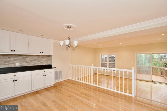 Building Photo - 6136 Summer Park Ln
