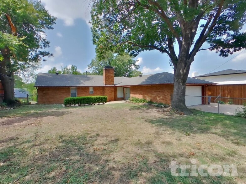 Building Photo - 3240 Springwood Ln