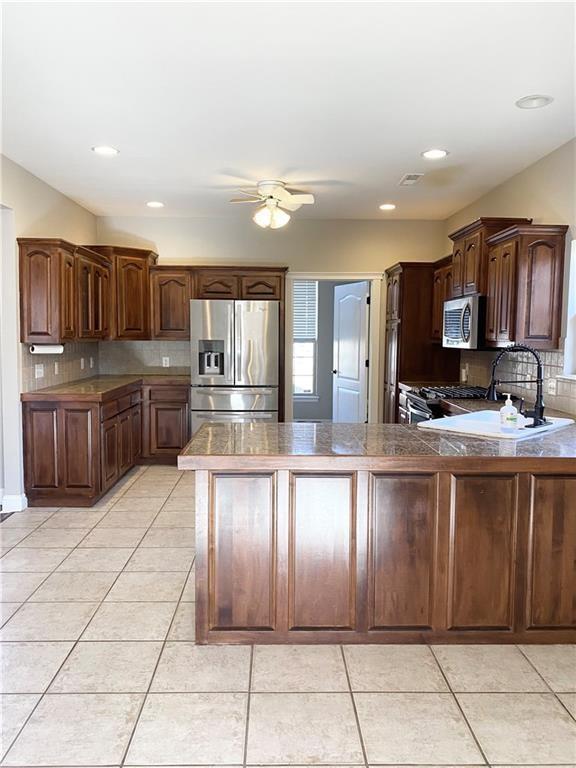 Building Photo - 1806 NW Mustang Ave