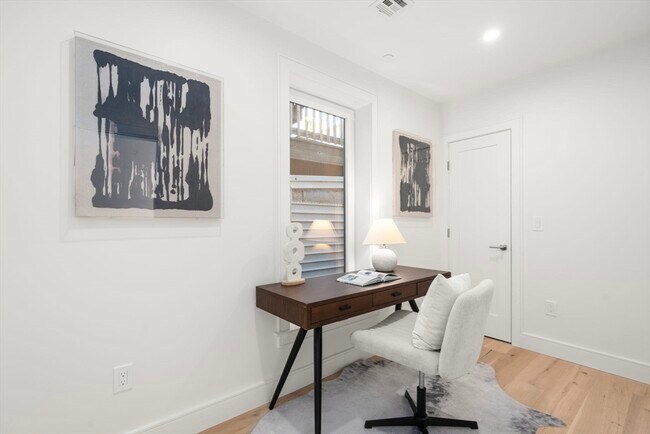 Building Photo - 90 A St