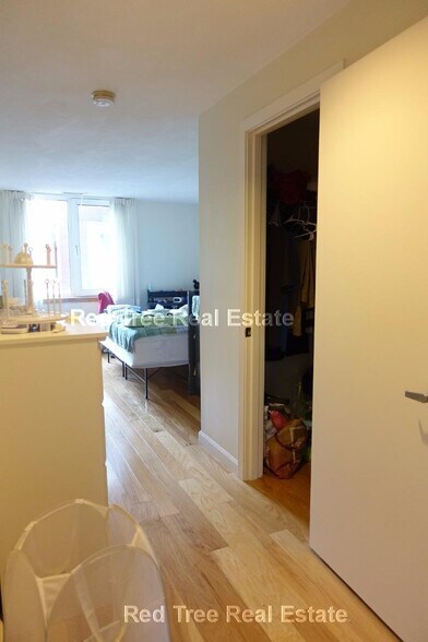 Building Photo - 40 Townly Rd