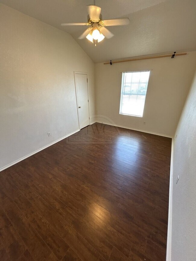 Building Photo - 4410 Jeff Scott Dr