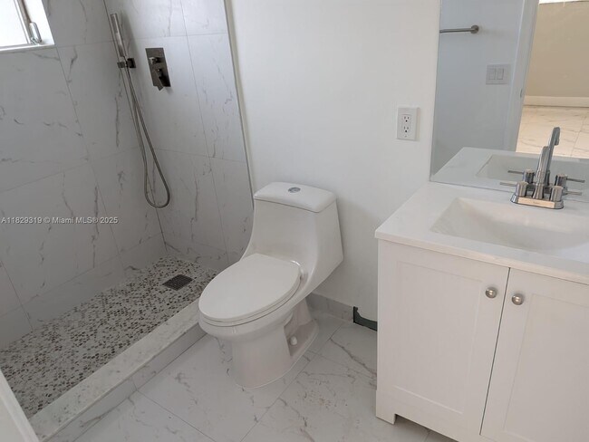 Building Photo - 6201 SW 37th St