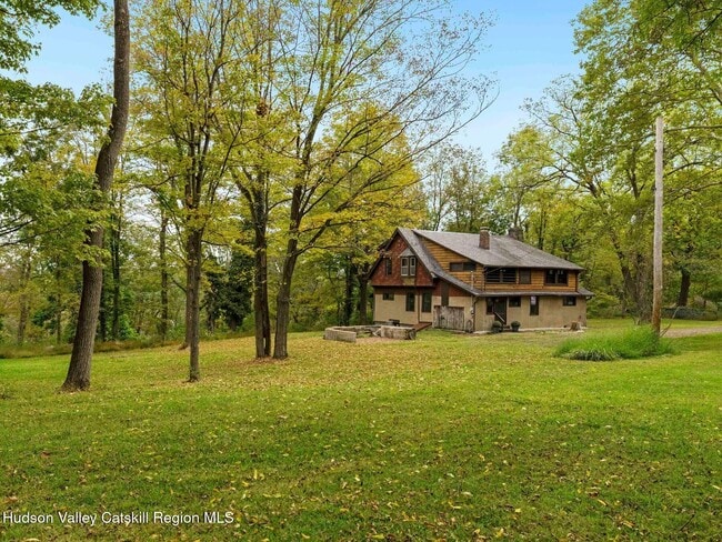 Building Photo - 5 Riverby Ln