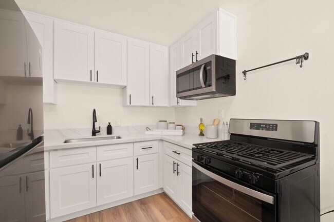 Building Photo - 4419–4423 Mississippi St — fully renovated with designer finishes throughout!