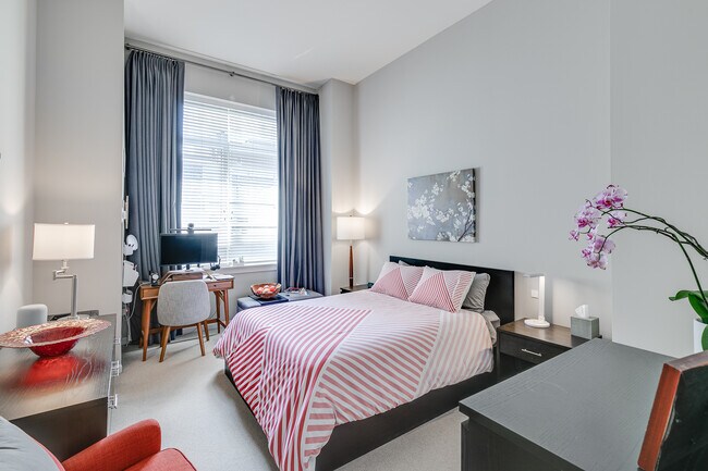 Building Photo - 1425 Locust St