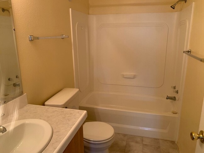 Building Photo - Spacious 3-Bed, 2-Bath Manufactured Home with Garage – Move-In Ready