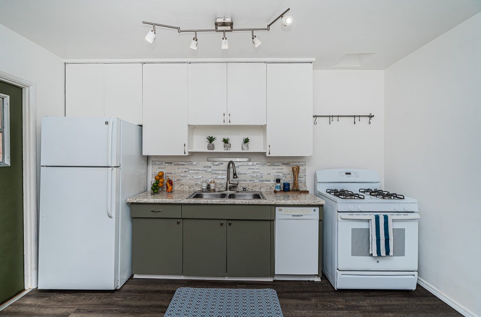 Building Photo - 4821 Jumano Ave