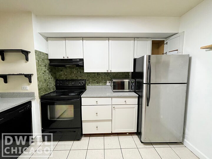 Building Photo - 4950 N Marine Dr