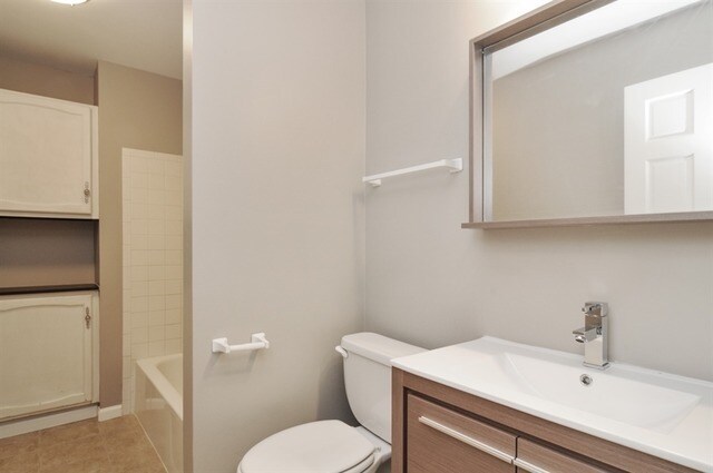 2nd Floor Bathroom - 826 Coral Ave
