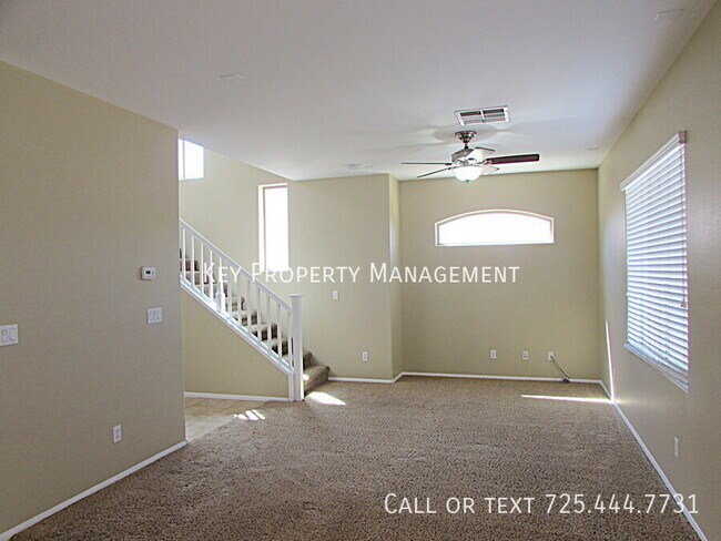 Building Photo - 692 Sumatra Pl