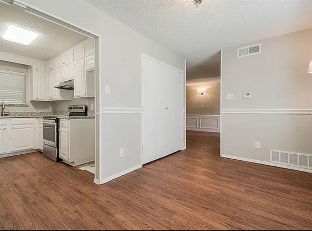 Building Photo - 520 Pecan Acres Ct