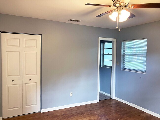 Building Photo - Lovely 3 Bedroom Home in Northwood - Fenced-in Yard