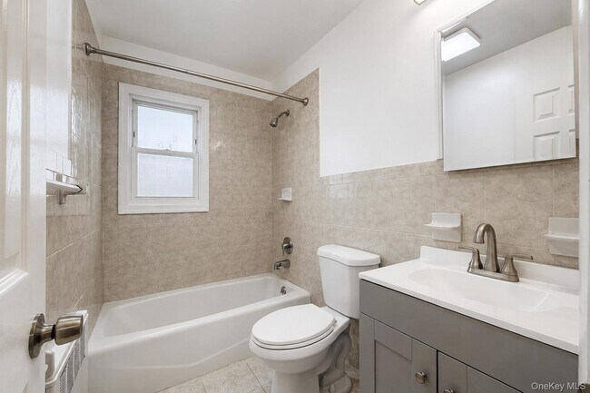 Building Photo - 54 Farquhar Ave