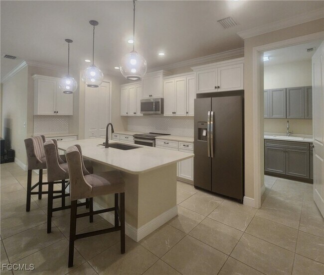 Building Photo - 7004 Mistral Wy