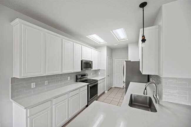 Building Photo - 235 W Stedhill Loop