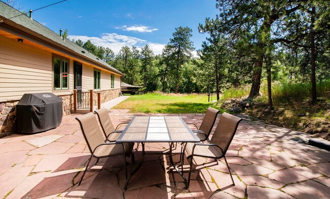 Building Photo - 28940 Golf Way