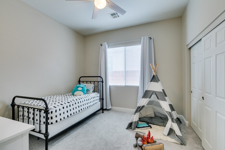 Building Photo - 65 Teahouse St