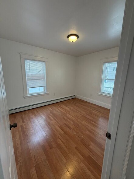 Building Photo - 82 Carpenter St