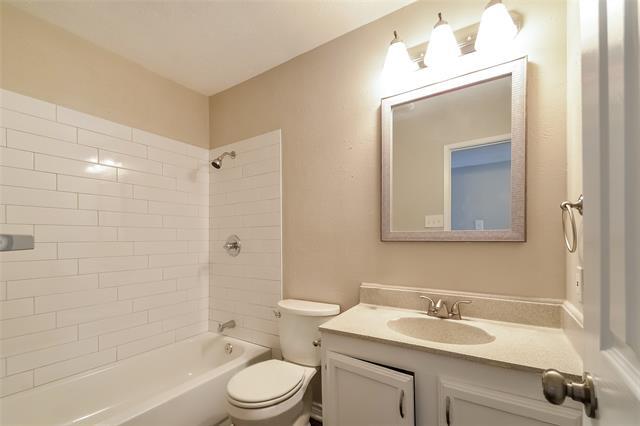 Building Photo - 741 Cambridge Dr