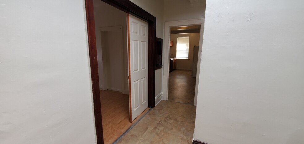 Building Photo - 6244 Cabanne Ave