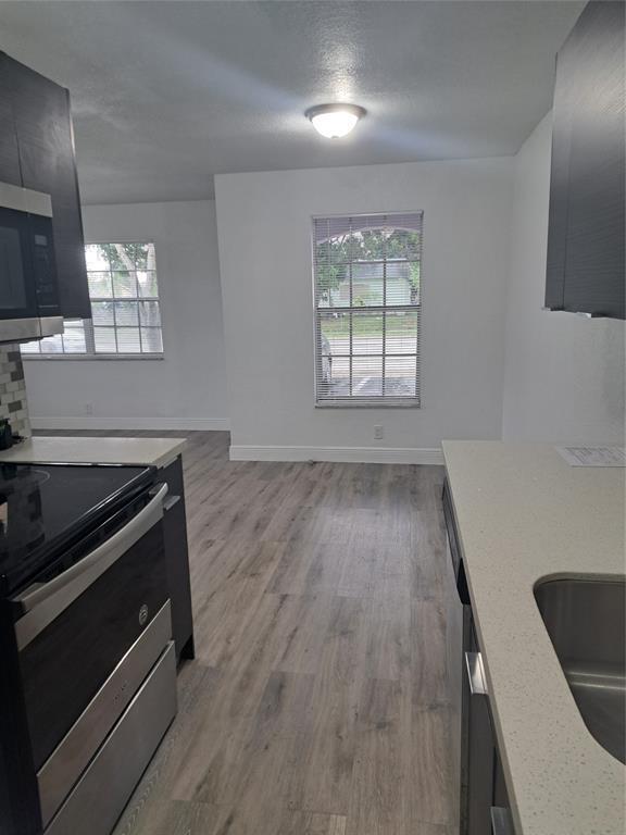 Building Photo - 980 SW 76th Ave