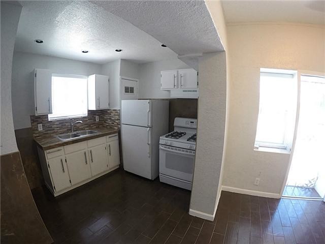 Building Photo - 8903 Old County Dr