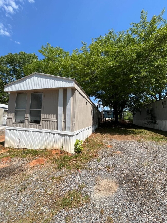 Building Photo - 109 Embert Ln