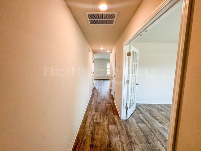 Building Photo - 2136 Montalvan Dr