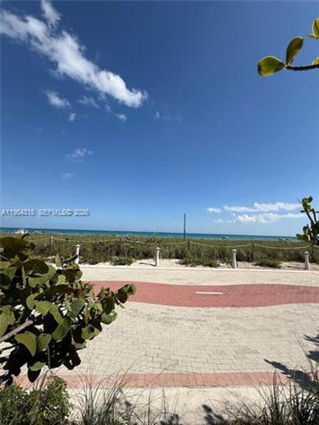 Building Photo - 5055 Collins Ave