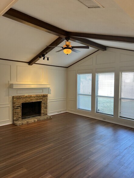 Building Photo - 16412 Lauder Ln