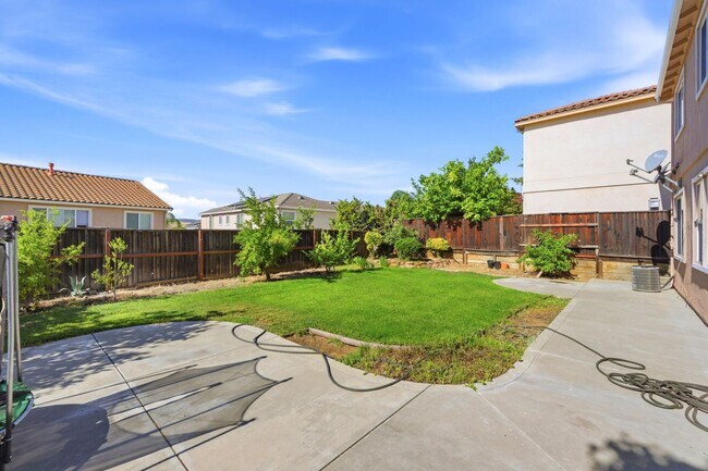 Building Photo - 5486 Benttree Way