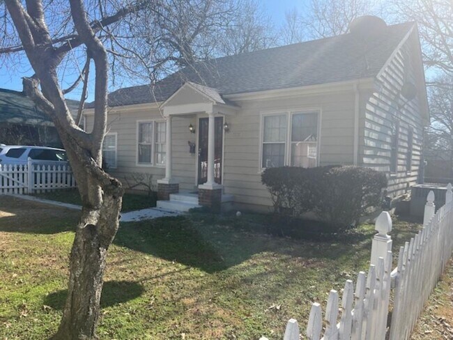 Building Photo - 3589 Carnes Ave