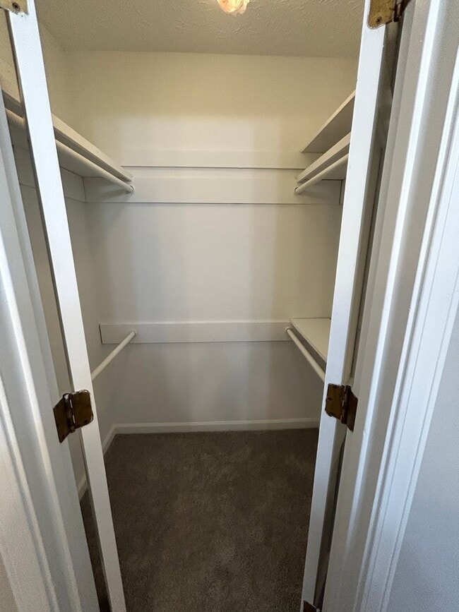 Building Photo - 104 Timber Walk