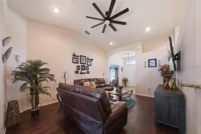 Building Photo - 6518 Crescent Loop