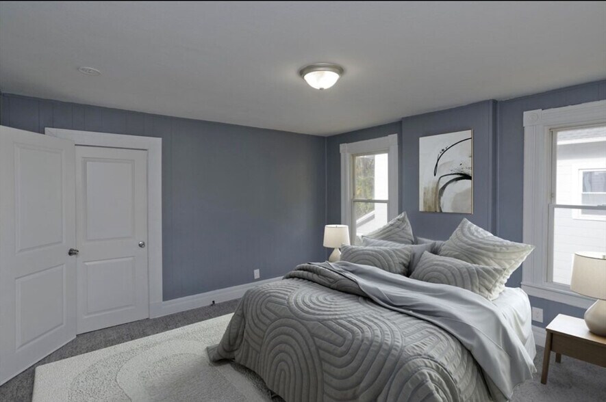 Building Photo - 130 Bowles St