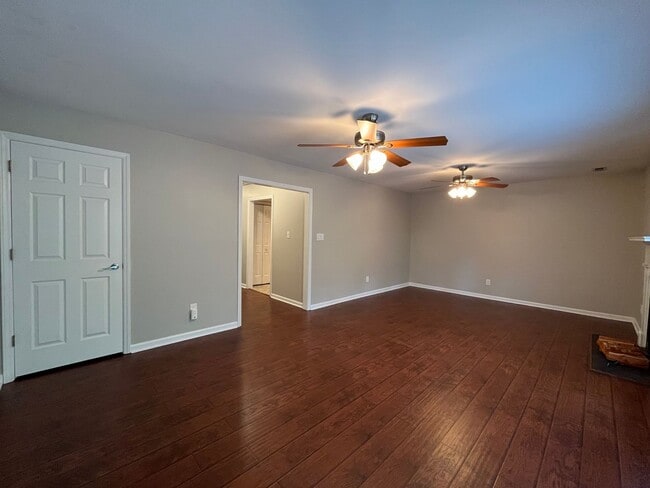 Building Photo - 7406 Ashbury Ct