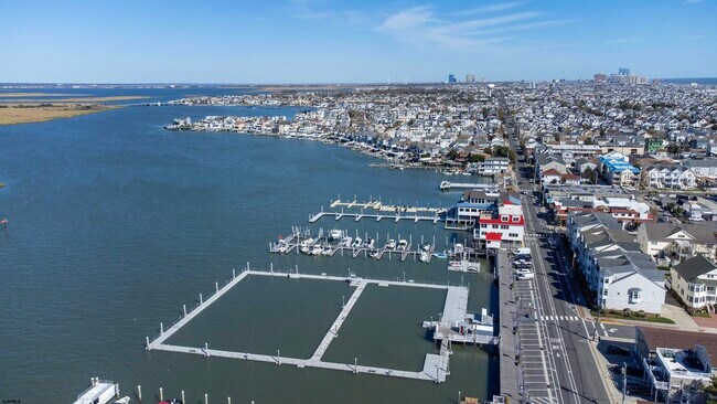 Building Photo - 9416 Amherst Ave