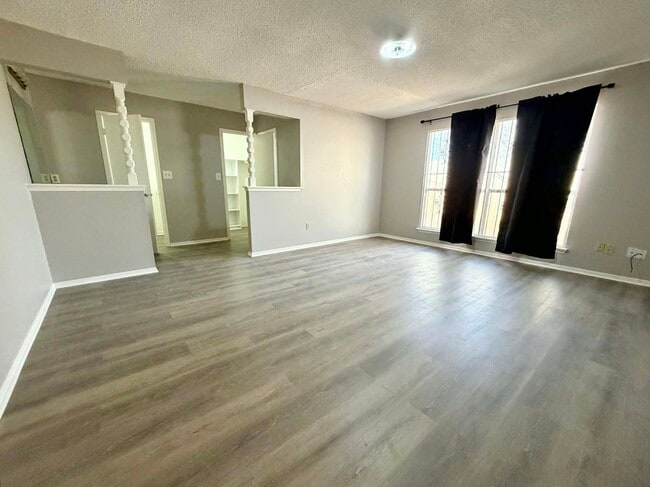 Building Photo - 6534 Briar Glade Dr